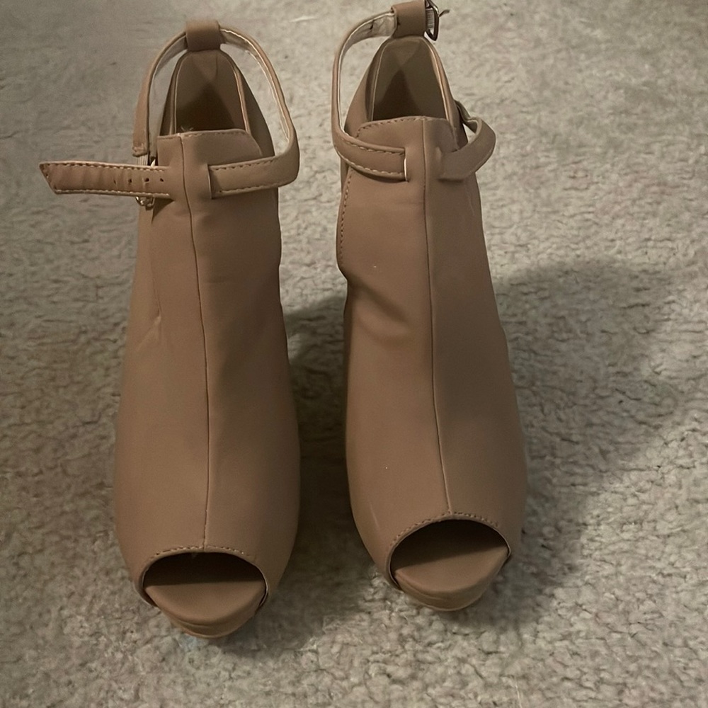 Top Moda Brown high heels size 7.5 but fit larger than 7.5